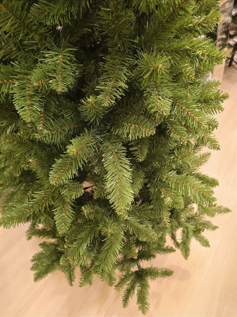 ÁRVORE SLIM BRYANT 1576 GALHOS 2,40CM